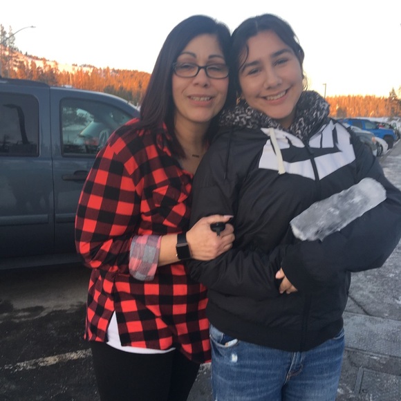 Meet your Posher, Michelle - Picture 1 of 1